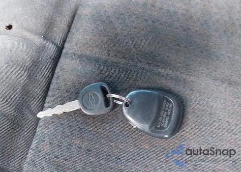 2002 Chevrolet Silverado 1500 Ls z USA, uszkodzony, nr VIN 2GCEK19TX21255927